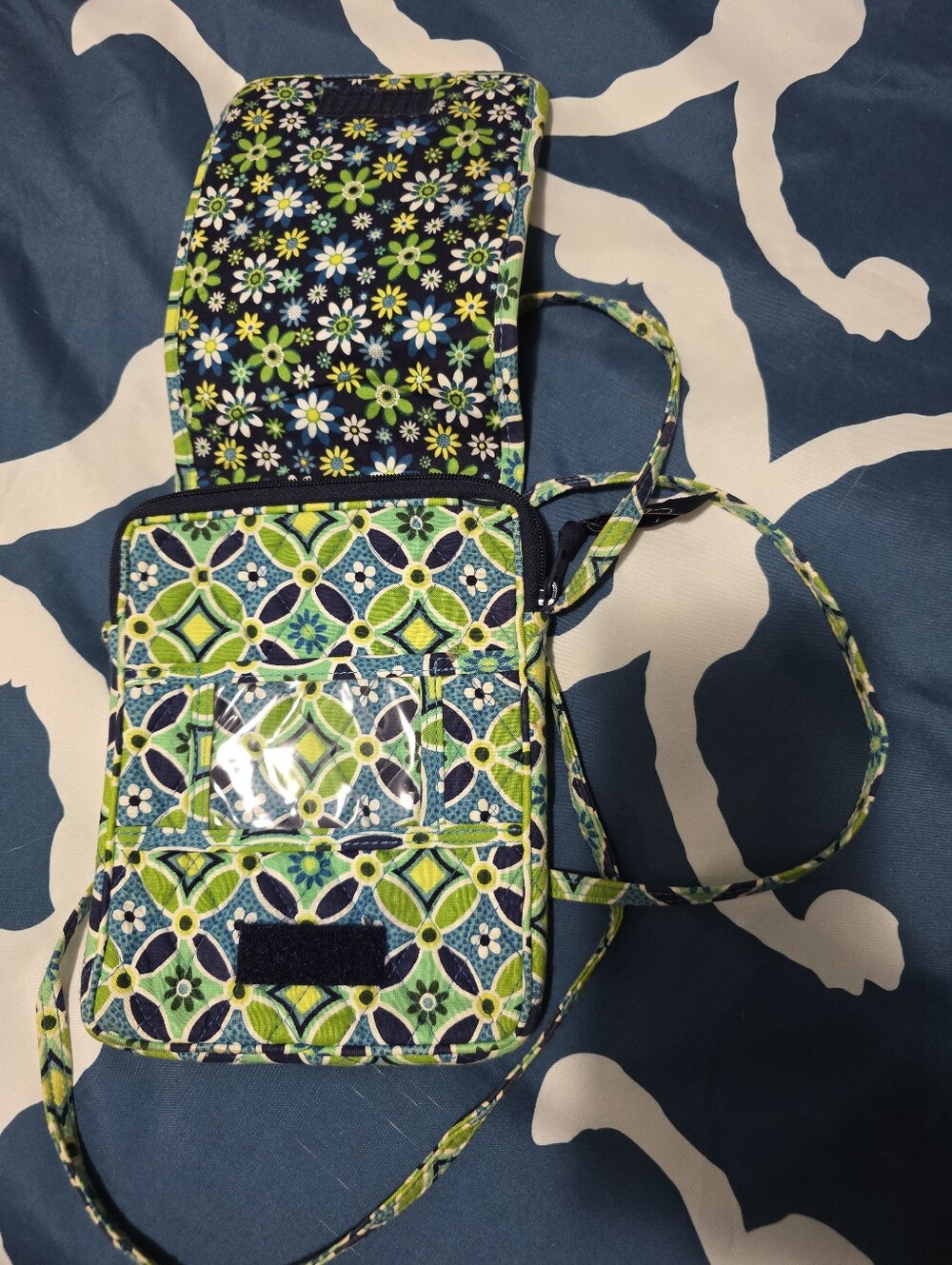 Vera Bradley 3-Piece Travel & Campus Bundle – Retired "Daisy Daisy" Pattern 🌼✨ - Picture 6 of 10